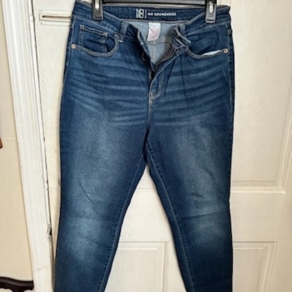 Women's Clothing - Picture 7 of 16